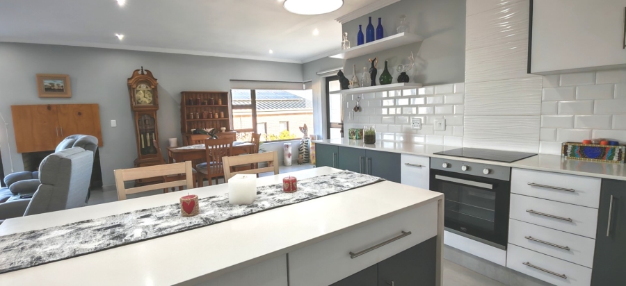 3 Bedroom Property for Sale in Dana Bay Western Cape